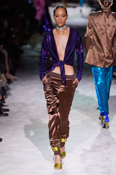 Look 3